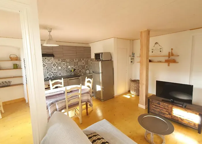 בית נופש La Flocleval *